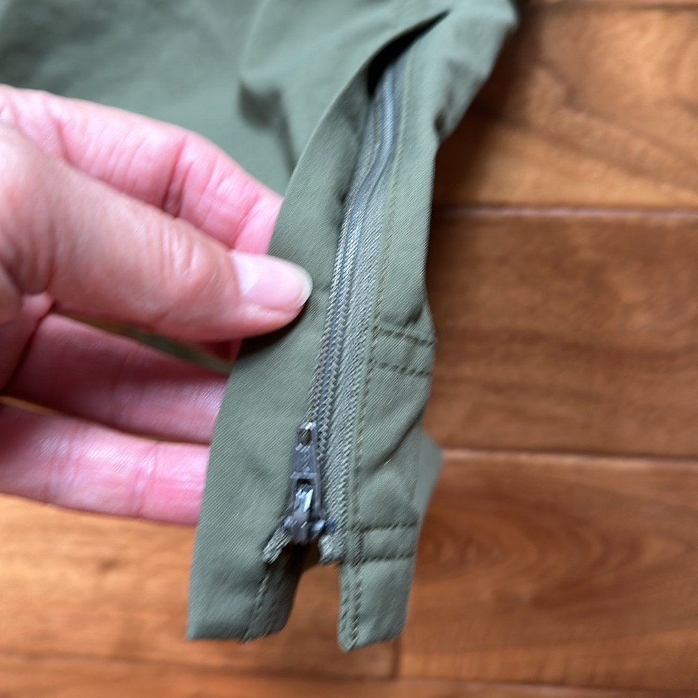 REI Co op convertible hiking pant. - Picture 5 of 7